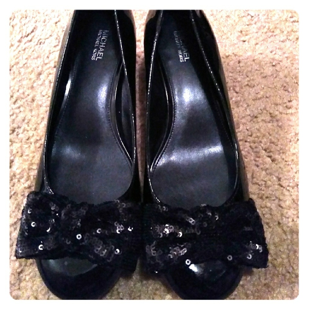 Girls patent leather dress shoes